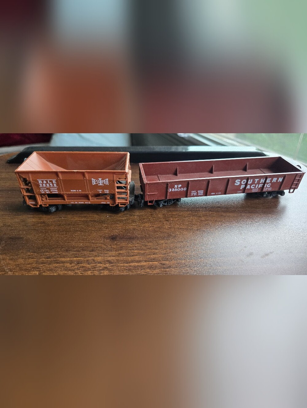 (2x) HO Scale ROCO Southern Pacific #328000 Gondola & B&LE Bessemer #20090.